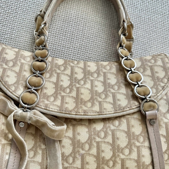 Dior Romantique Handbag - Picture 8 of 16